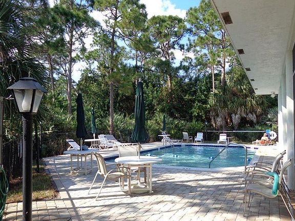 3rd image of 10861 SE Sea Pines Cir