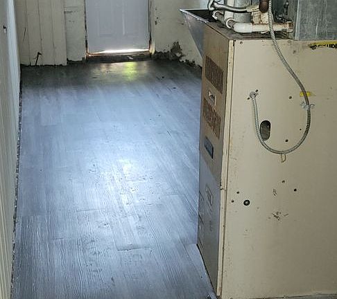 4th image of 2152 Fanshawe St