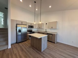 7335 30th St S, Fargo, ND 58104