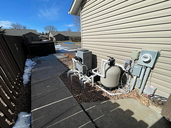 4th image of 1458 Erickson Dr
