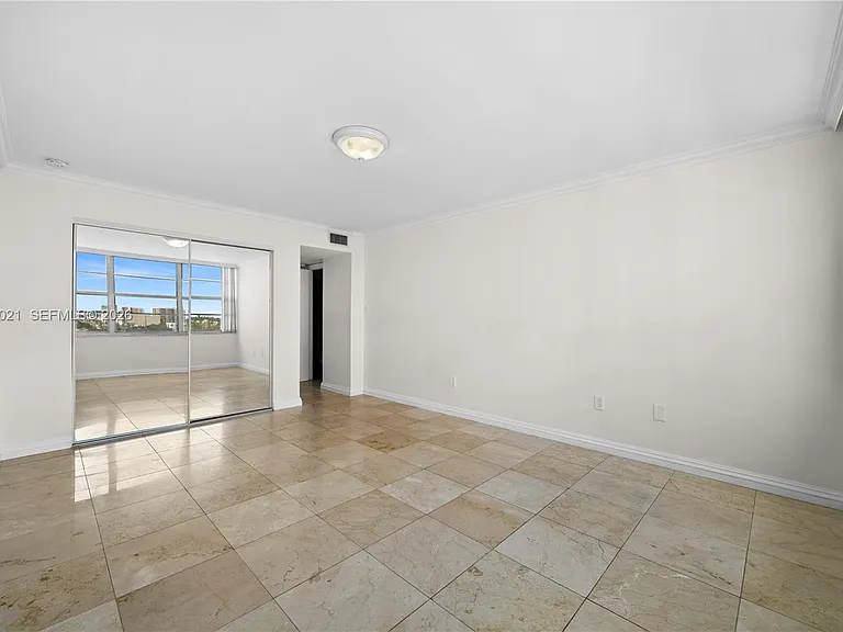 18011 Biscayne Blvd #902 — Photo 14