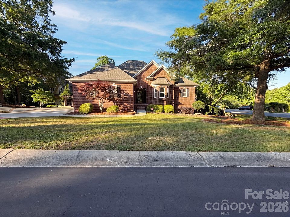 1st image of 142 Canterbury Xing
