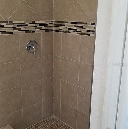 2nd image of 407 Bigstaff Ct