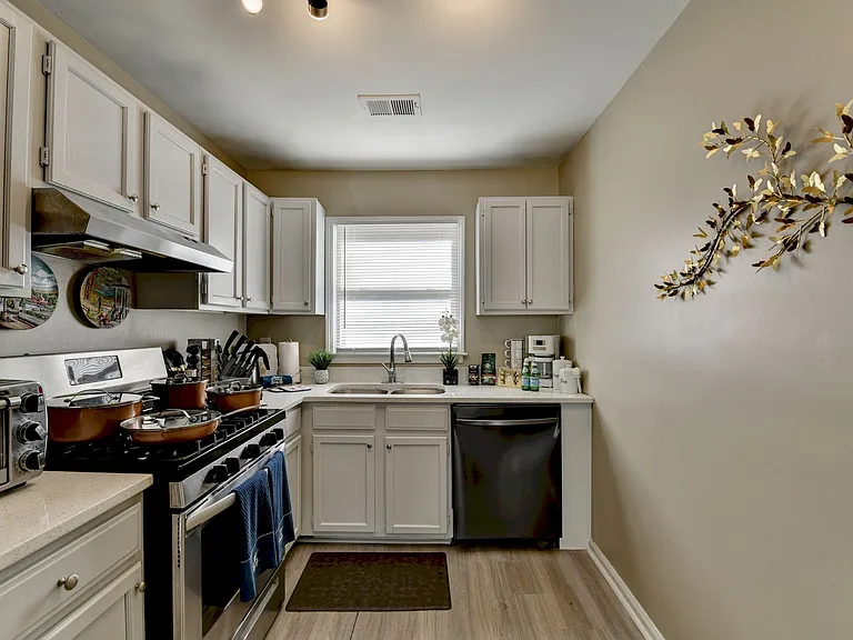 991 Ashby Cir NW — Photo 12