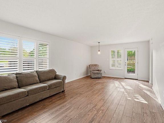 4th image of 489 W Streetsboro St APT A