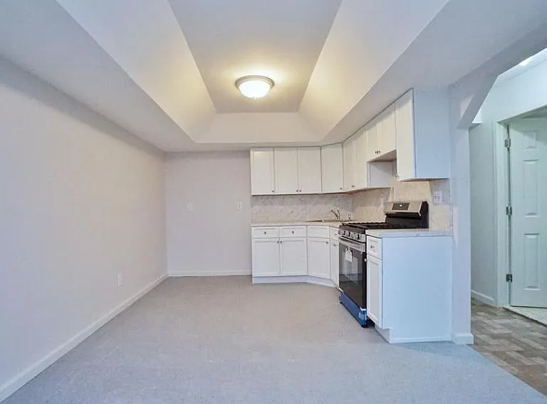96 Gary Ct #B — Photo 2