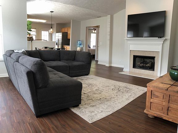 3rd image of 3744 Springwater Dr