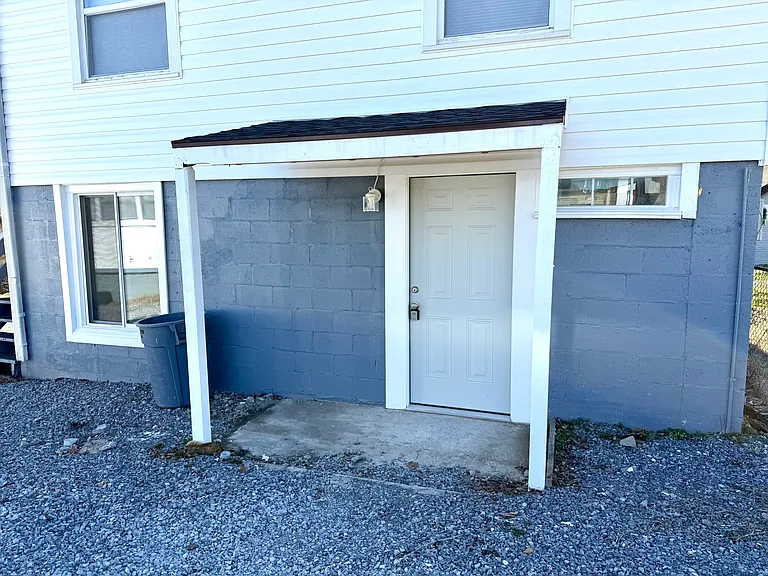 711 W Eastland St #C — Photo 1