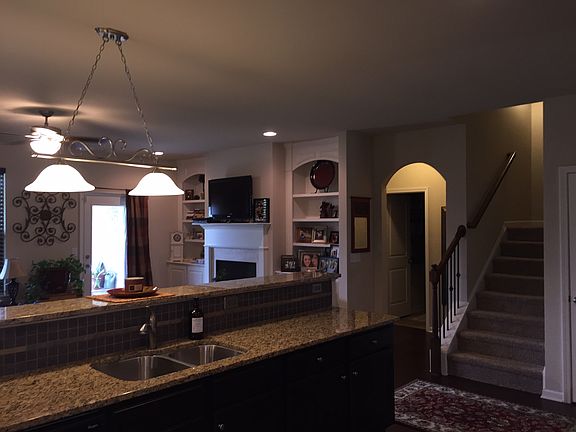 3rd image of 303 Vallejo Ct