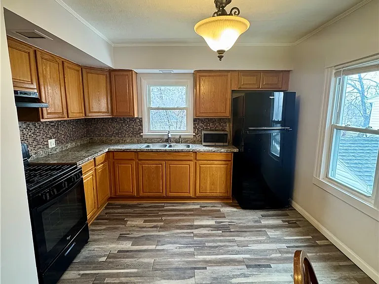 59 Clark Ave — Photo 3
