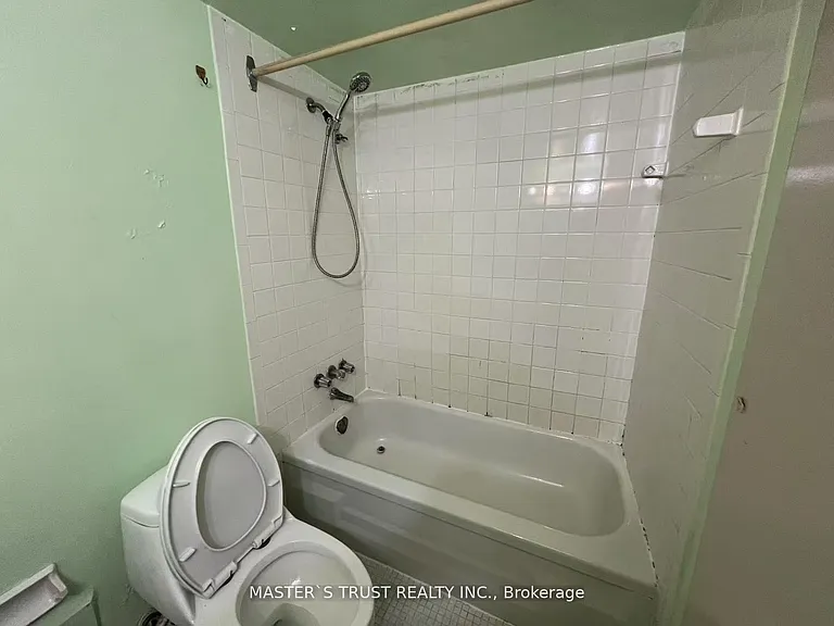 3420 Eglinton Ave E #903 — Photo 11