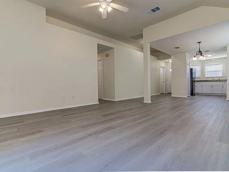 1604 Southwestern Trl — Photo 4