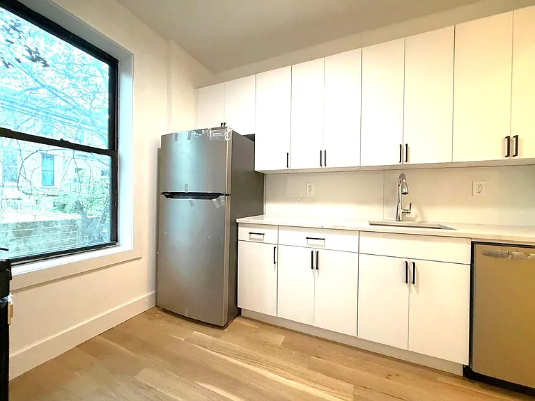 275 Halsey St #1L — Photo 24