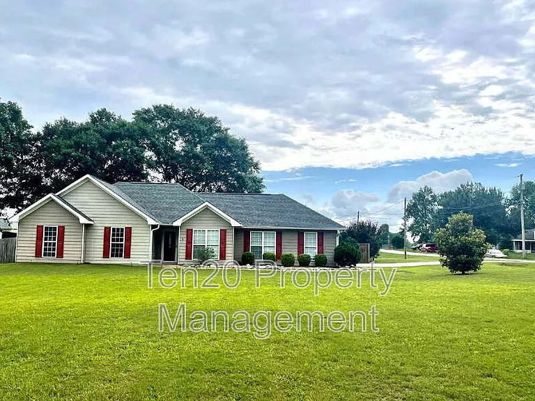 1 Wheatfield Dr — Photo 1