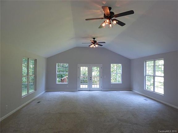 3rd image of 125 Julius Ln