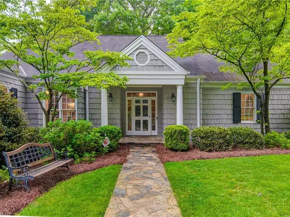 2006 Reynolda Rd, Winston Salem, NC 27106