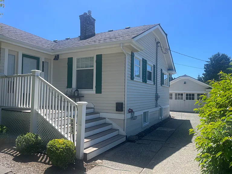 3031 Northwest Ave — Photo 1
