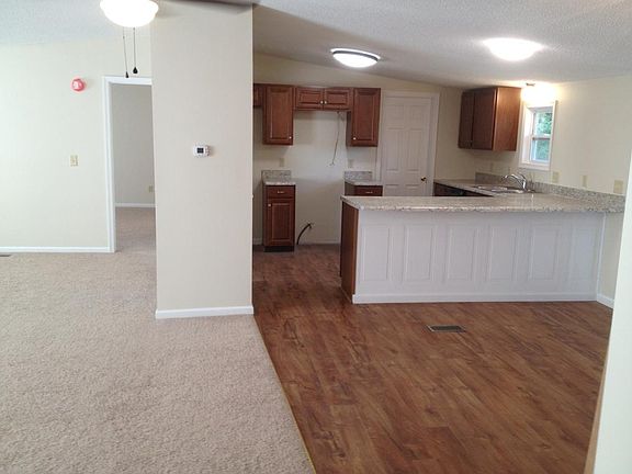 4th image of 201 Cattail Ln