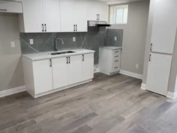 47 W Oak Trl, Kitchener, ON N2R 0L1