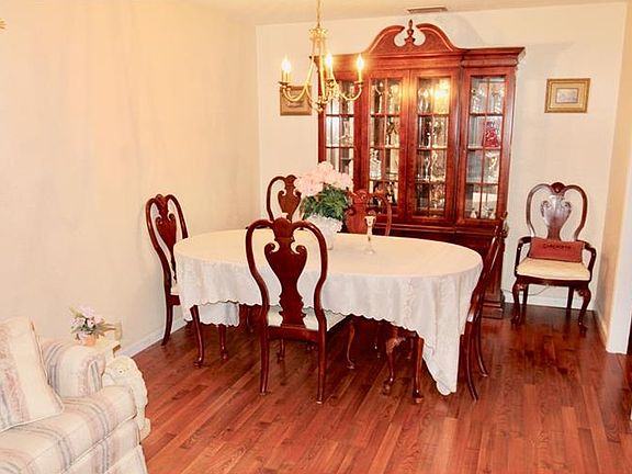 5th image of 40 Greenfield Ct