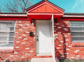 1037 S Vine St, Wichita, KS