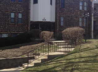 2216 Country Club Dr, Woodridge, IL 60517