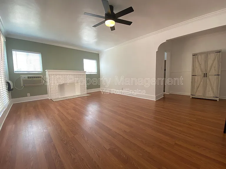 1250 E Villa St — Photo 3