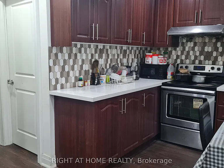 10 Emmott Ave #A — Photo 10