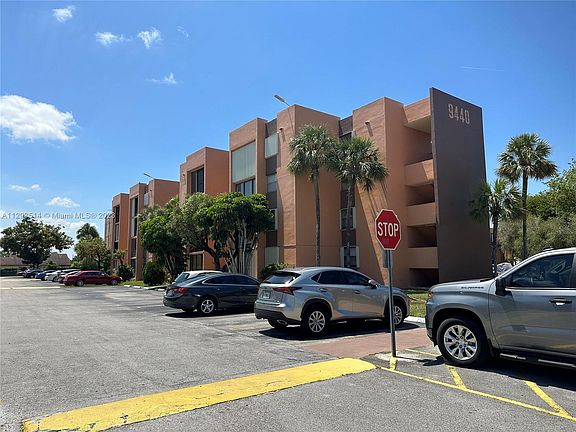 3rd image of 9440 W Flagler St APT 413