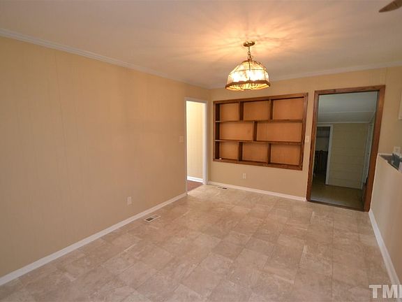 5th image of 506 W Carver St