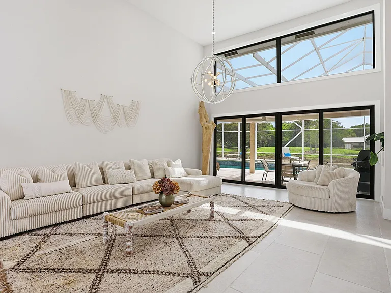 11180 Isle Brook Ct — Photo 12