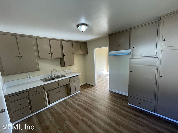 4th image of 4624-1/2W 159th St