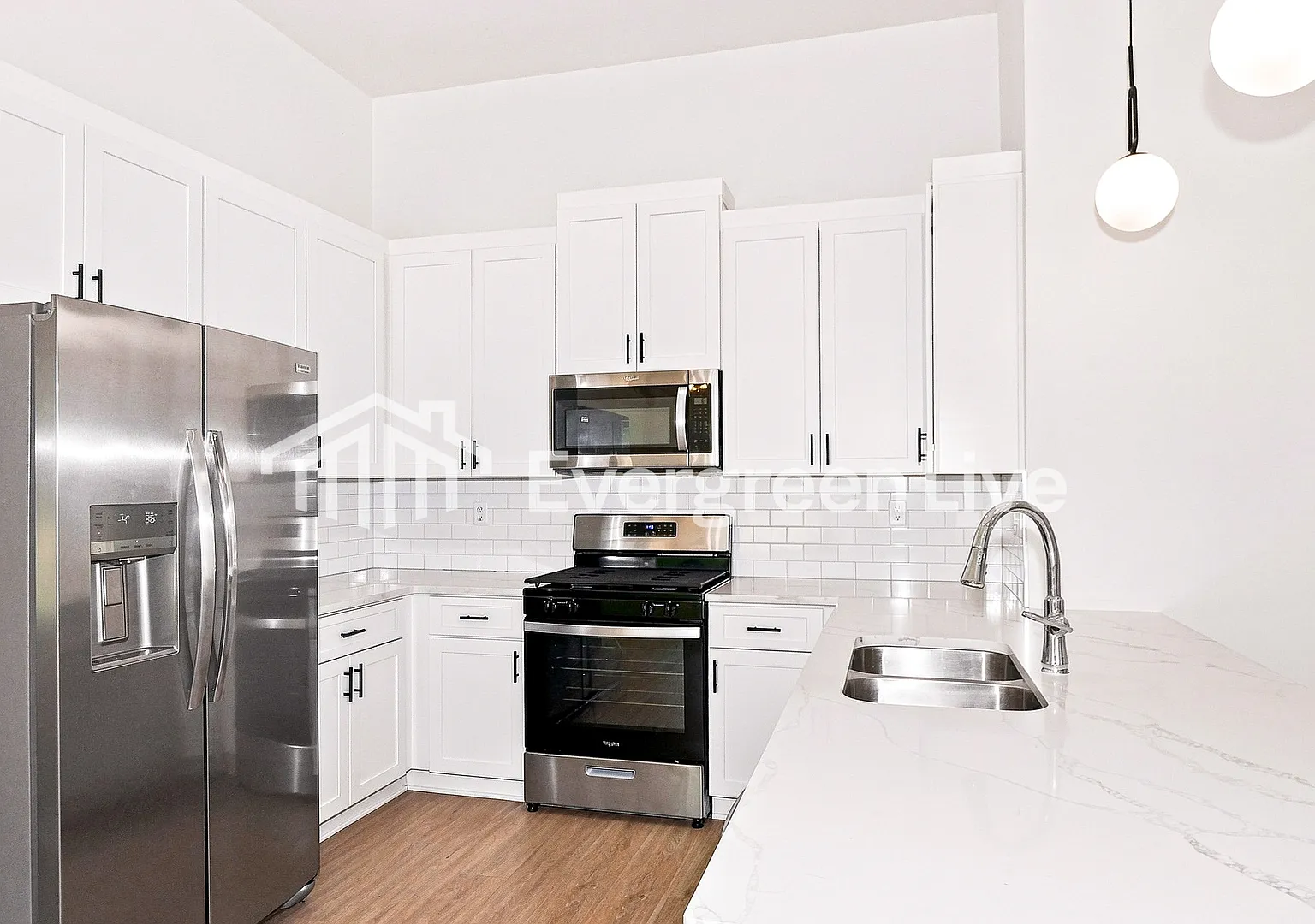 5 bed, 3.0 bath, 2400 sqft, $2,195 — Photo 4