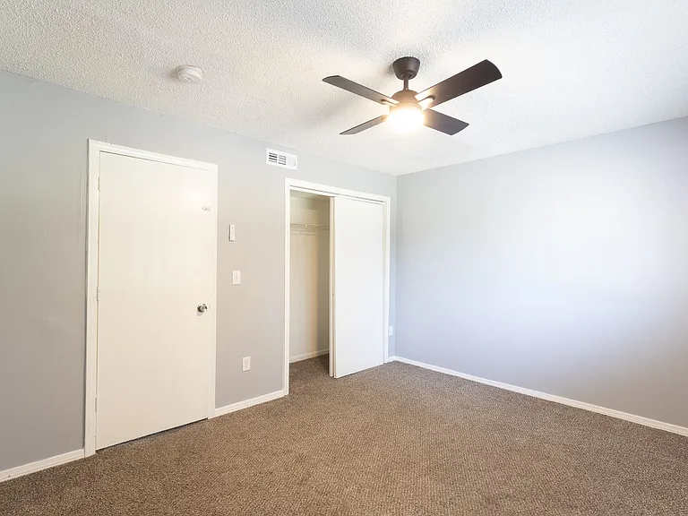 2628 Delavan Ave — Photo 14