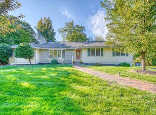 67 Round Hill Rd, Poughkeepsie, NY 12603