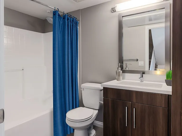 Modern Bath with Quartz Stone Countertops