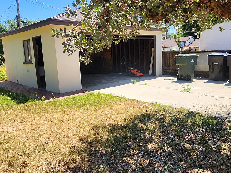 3024 Pine St — Photo 5