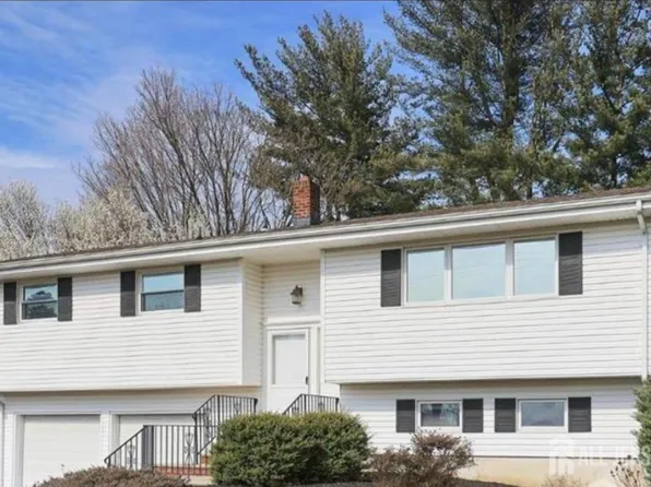 205 N Moetz Dr, Milltown, NJ 08850