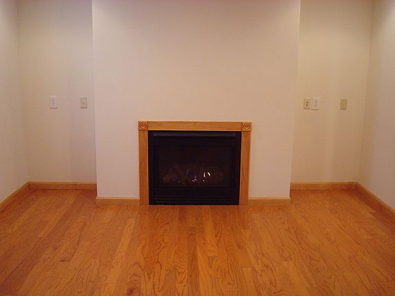4th image of 659 Stirling St