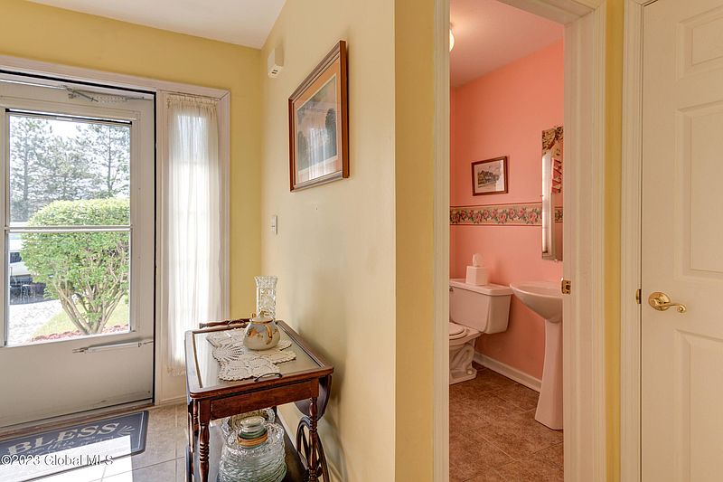 3rd image of 35 Bridgewood Lane
