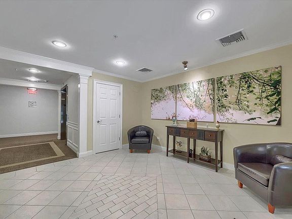 5th image of 61 Stewart Ave Unit 301