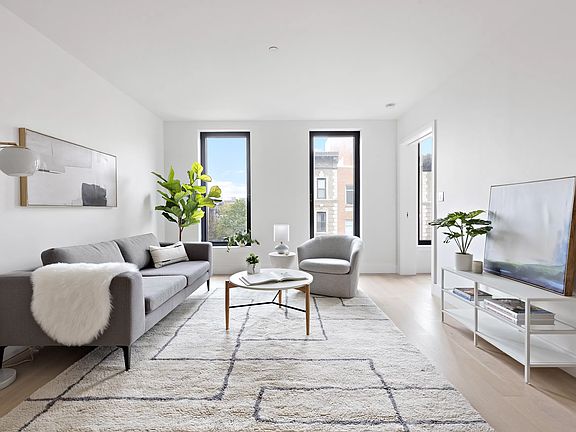 2nd image of 762 Park Pl #4-B