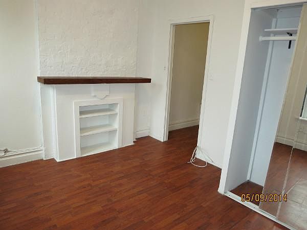 2nd image of 554 W 50th St APT 5RE