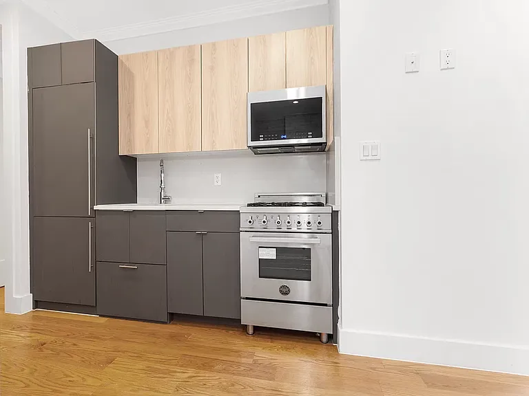 1750 2nd Ave #2F — Photo 3