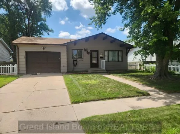 1315 E 6th St, Grand Island, NE 68801