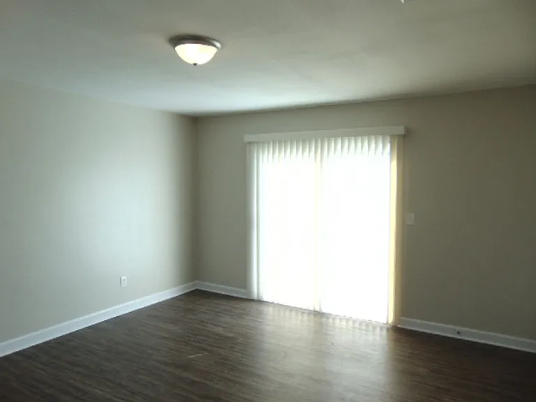 301 Minnesota Ave — Photo 12