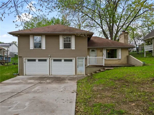 1210 Michele Dr, Excelsior Springs, MO 64024