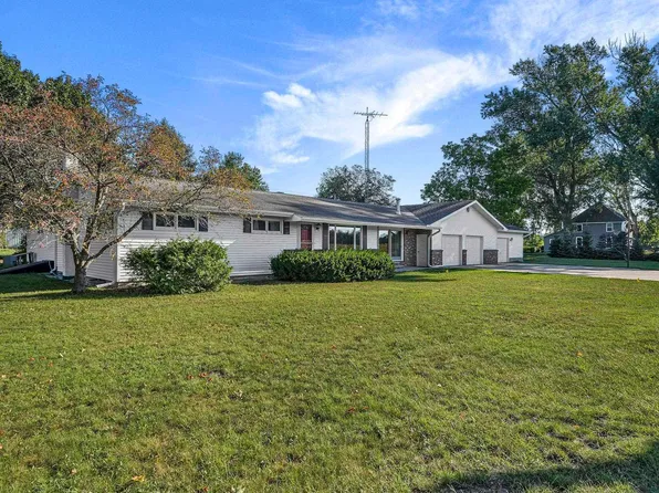 351 E Kasson Rd, Maple City, MI 49664
