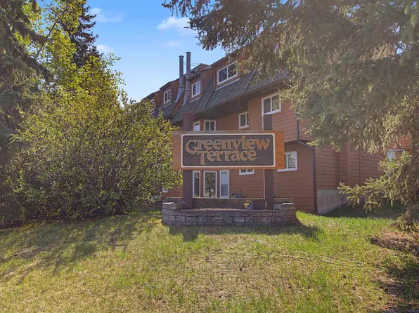 5953 40th Ave NW, Edmonton, AB T6L 3P6
