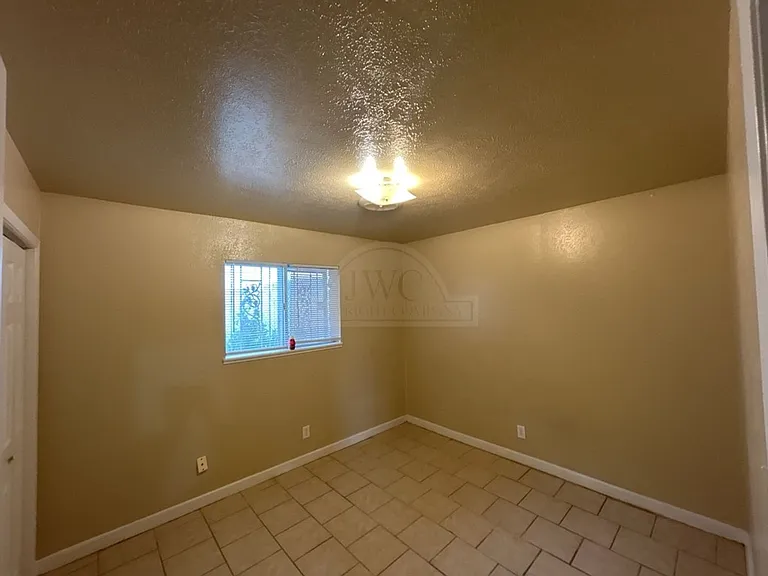 1814 Crestridge Dr — Photo 15